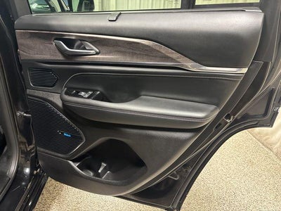 2022 Jeep Grand Cherokee Overland