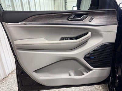 2023 Jeep Grand Cherokee L Overland