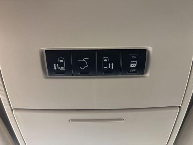 2010 Chrysler Town & Country LX