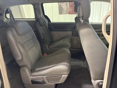 2010 Chrysler Town & Country LX