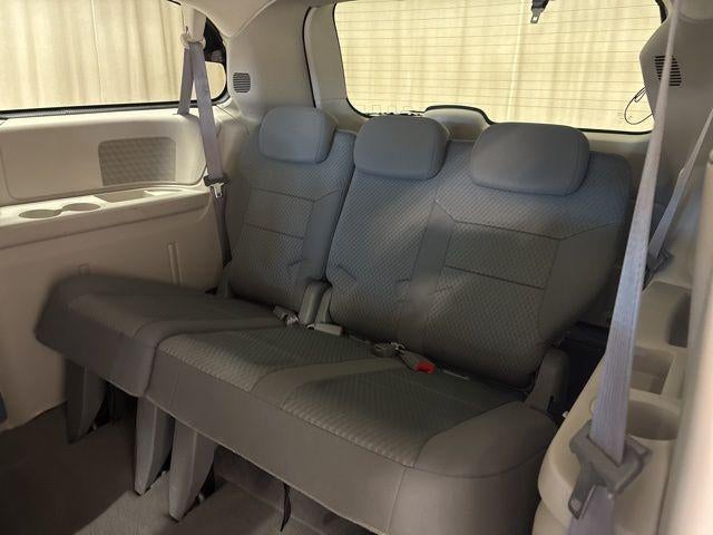 2010 Chrysler Town & Country LX