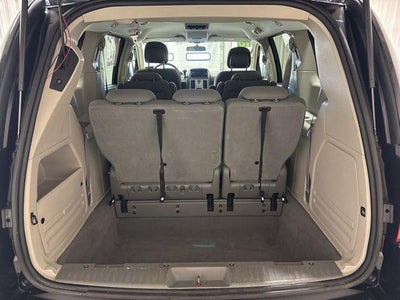 2010 Chrysler Town & Country LX