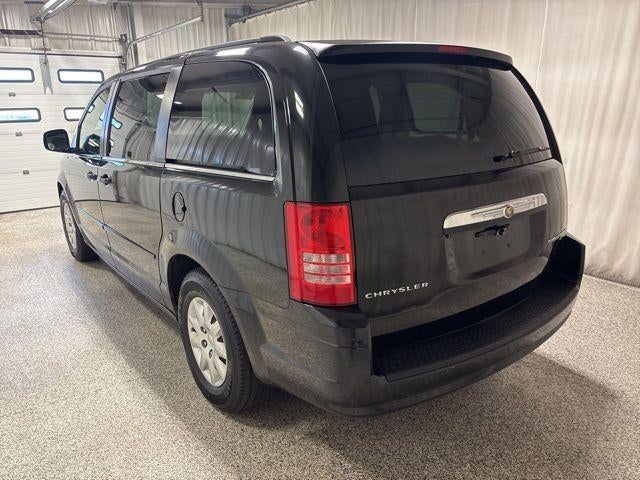 2010 Chrysler Town & Country LX
