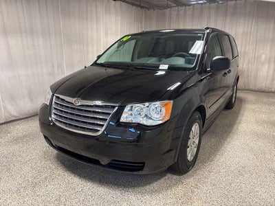 2010 Chrysler Town & Country LX