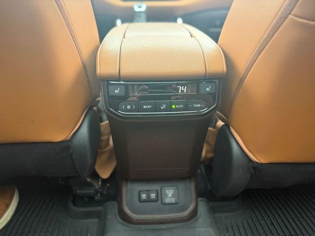 2021 Toyota Highlander Hybrid Platinum