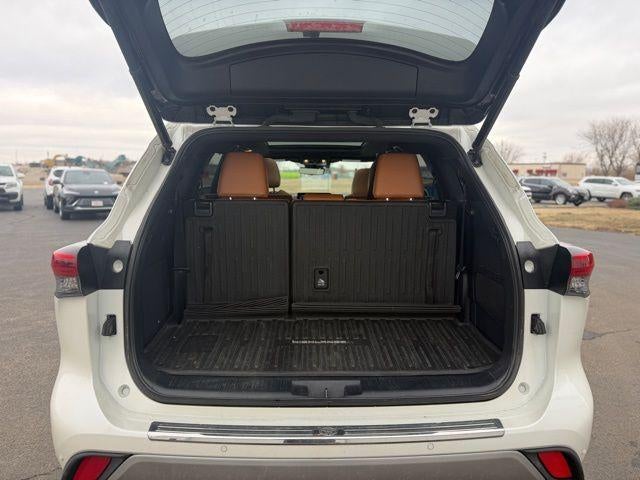 2021 Toyota Highlander Hybrid Platinum