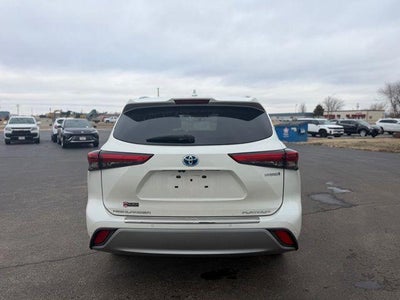 2021 Toyota Highlander Hybrid Platinum