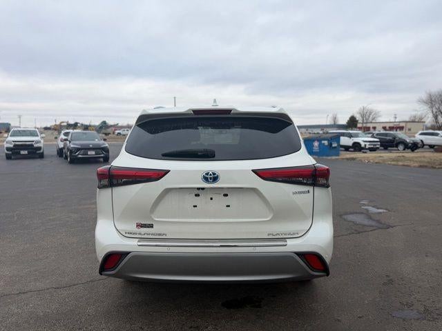 2021 Toyota Highlander Hybrid Platinum