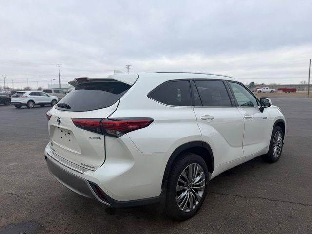 2021 Toyota Highlander Hybrid Platinum