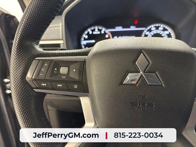 2022 Mitsubishi Outlander SE