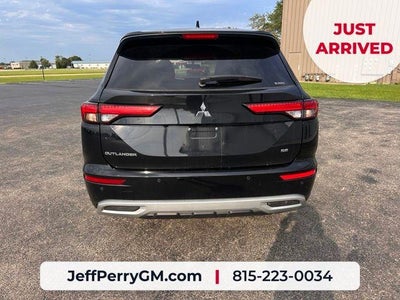2022 Mitsubishi Outlander SE