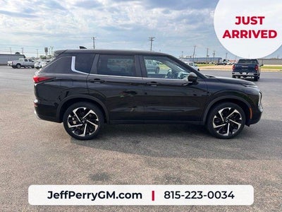 2022 Mitsubishi Outlander SE