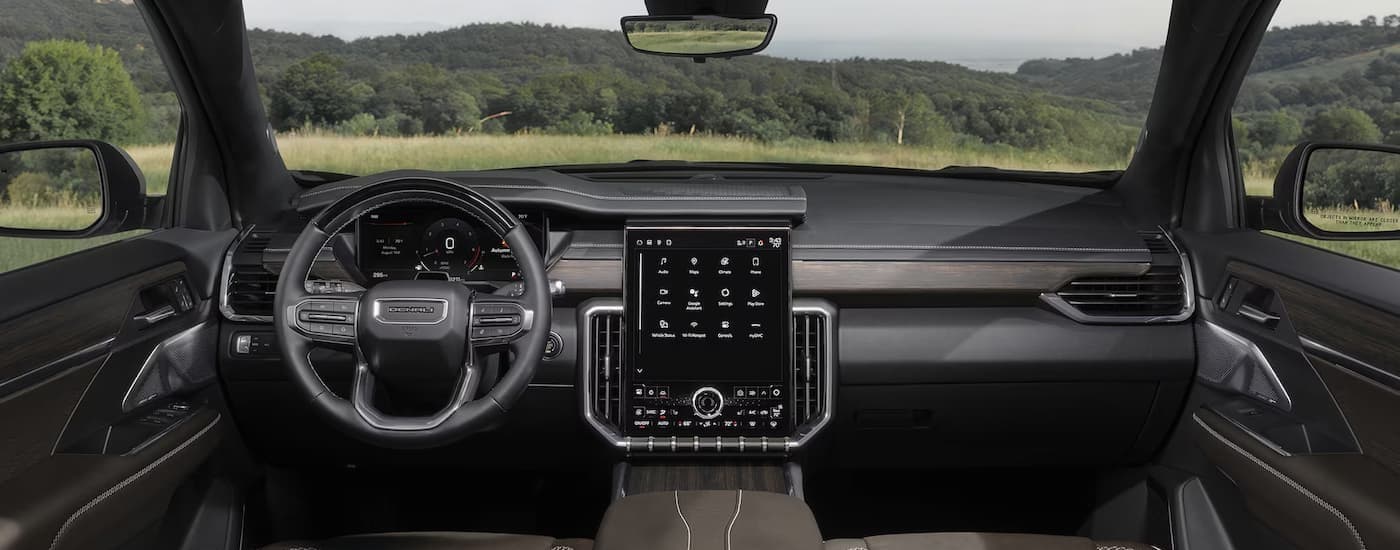 Black dash in a 2026 GMC Acadia.